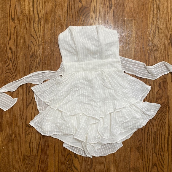 Princess Polly white romper/ play suit size: US 0 - Picture 2 of 5